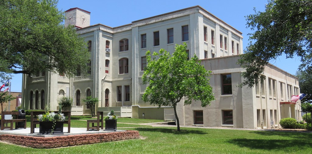 Tyler County Courthouse (Woodville, Texas) This interestin… Flickr