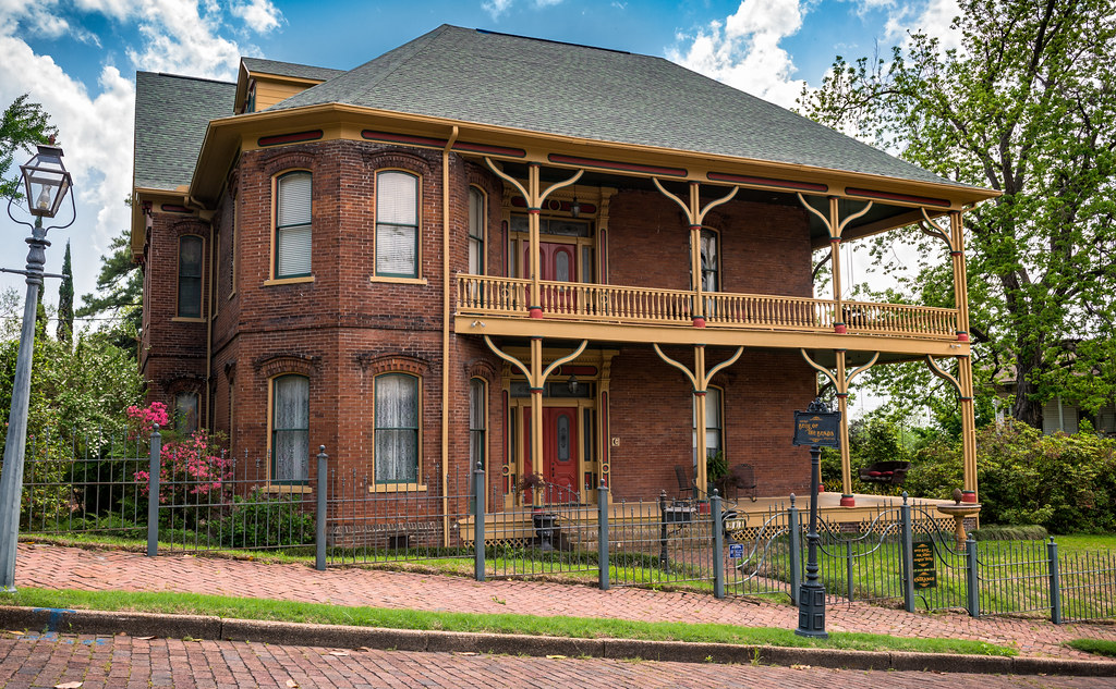 Murray Smith House (c. 1876), 508 Klein St, Vicksburg, MS,… Flickr