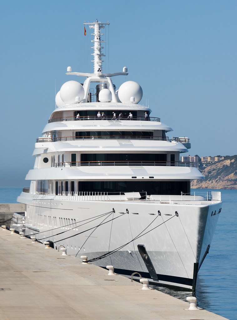 Azzam, Puerto de Tarragona. Yacht IMO 9693367 MMSI 47099… Flickr