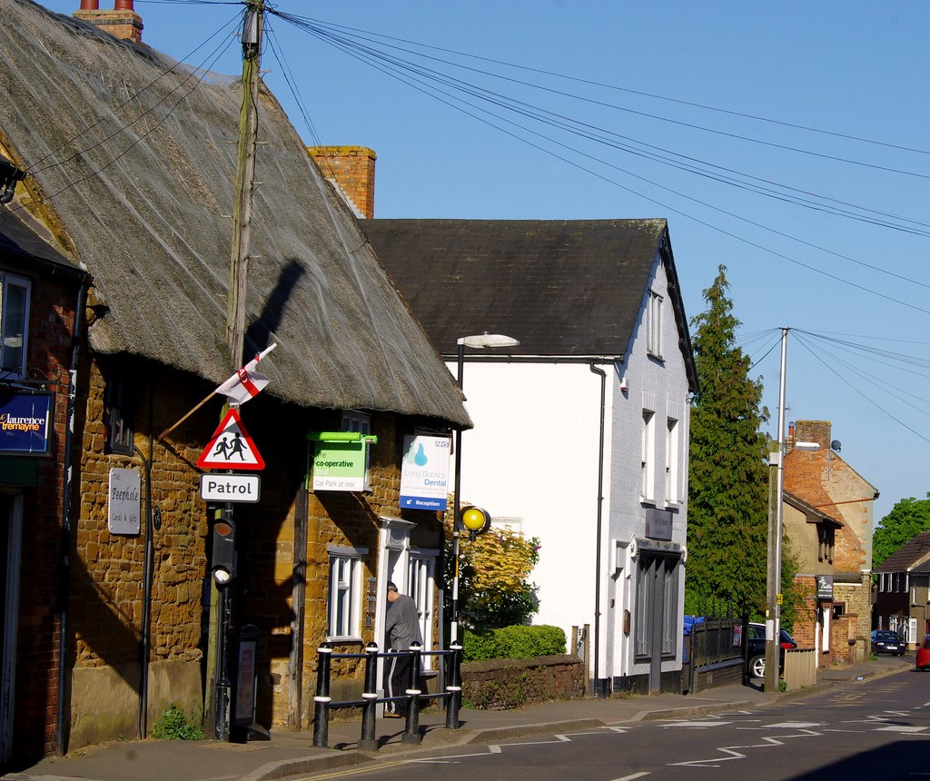 High Street Long Buckby,looking East Kevin Flickr