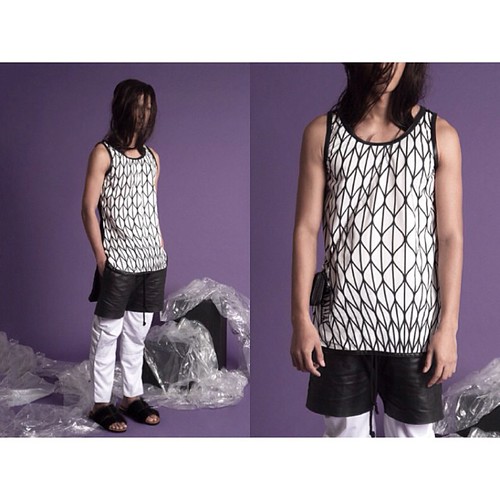 Tank top weather everyday!SortSol Flickr