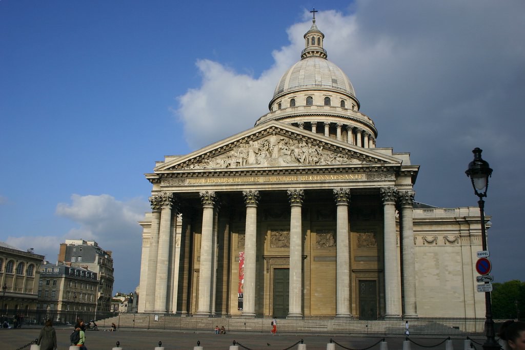 Aux grands hommes la Patrie reconnaissante The big letters… Flickr