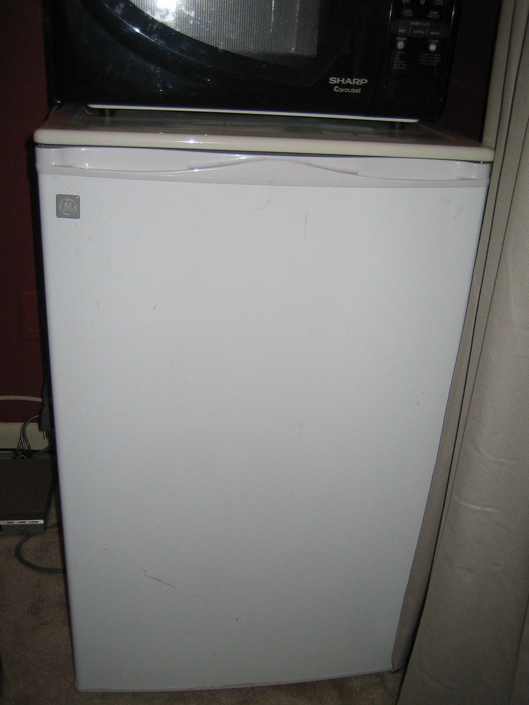 General Electric Fridge + Freezer (Halfsize) General Elec… Flickr