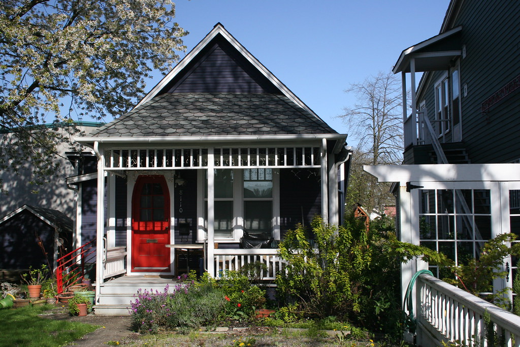 Cottage, South Park area of Seattle i042306a 089 brewbooks Flickr