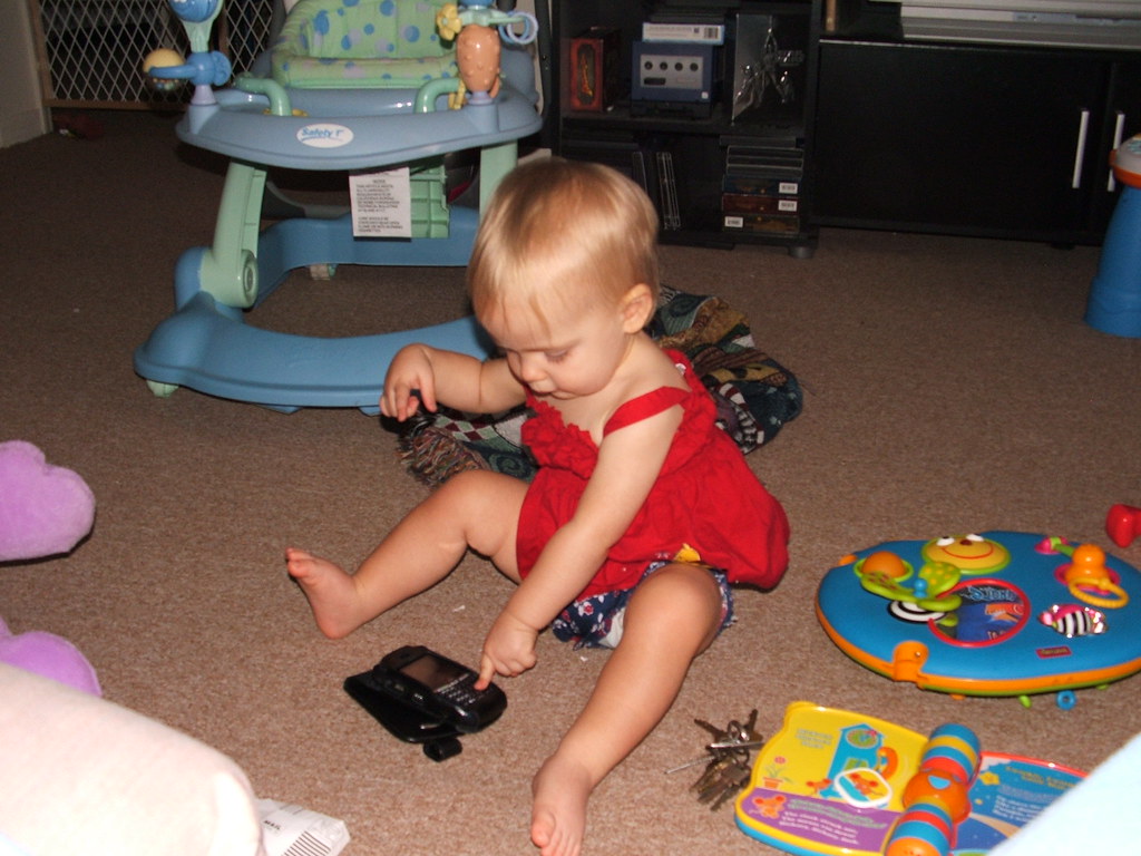 Typing Baby The hunt and peck method of typing. melissaox Flickr