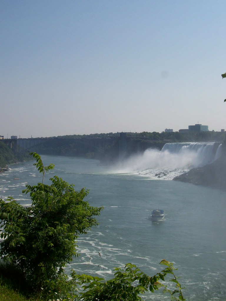 niag9 American falls from Canada Shane Usher Flickr