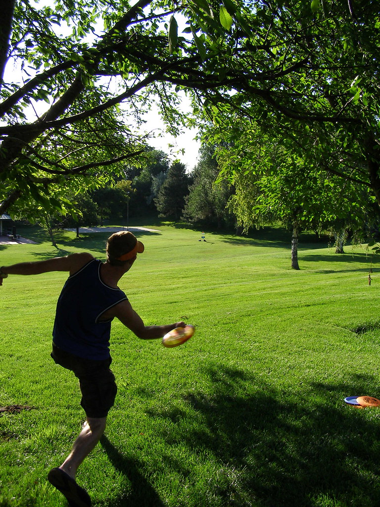 Portable Disc Golf Hole 4 was on top of the hill. Here Cat… Flickr