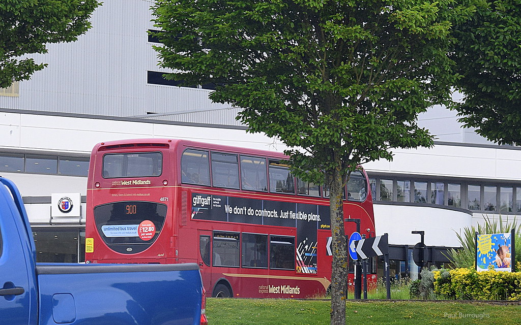 National Express West Midlands 4871 on Holyhead Road, Cove… Flickr