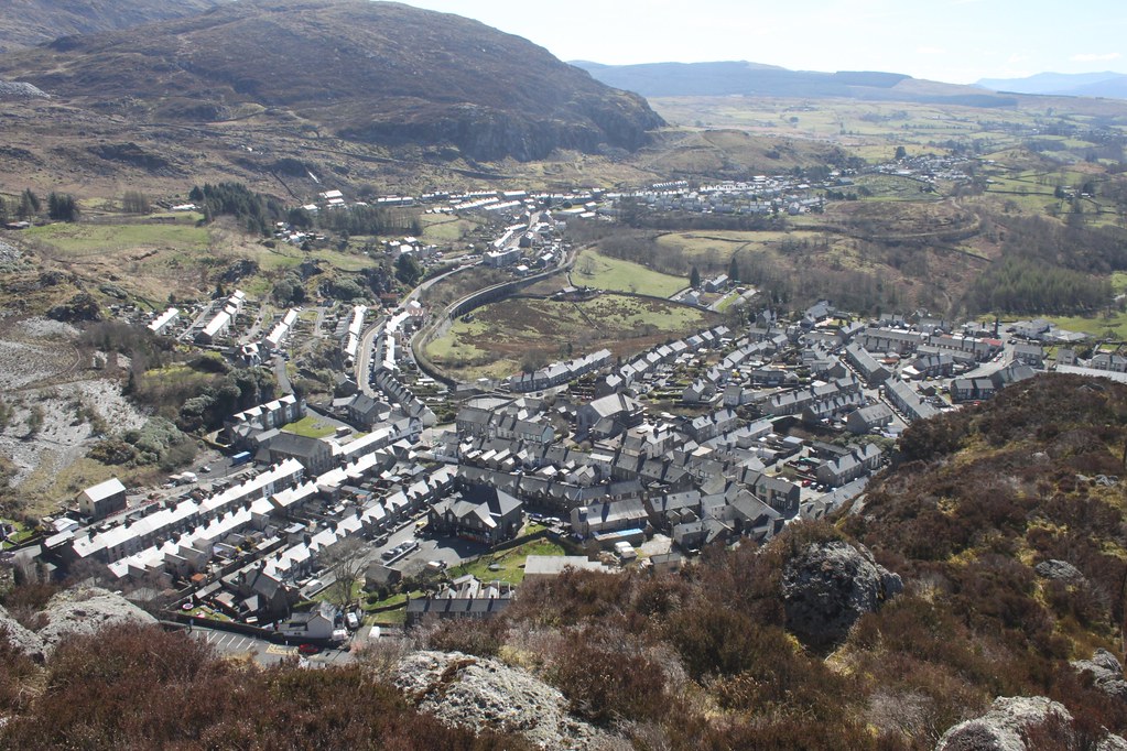 Blaenau Ffestiniog o Garreg Ddu Blaenau Ffestiniog from Ga… Flickr