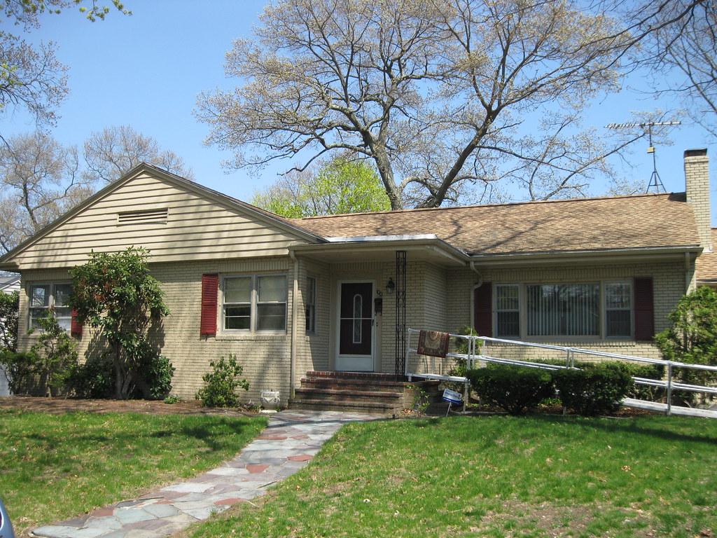 100 Chatham Road, Brockton 024 Lori Hagman Flickr