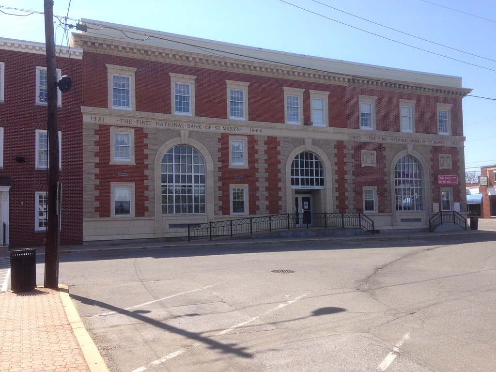 IMG_1115 Building on Leonardtown square Tom Flickr