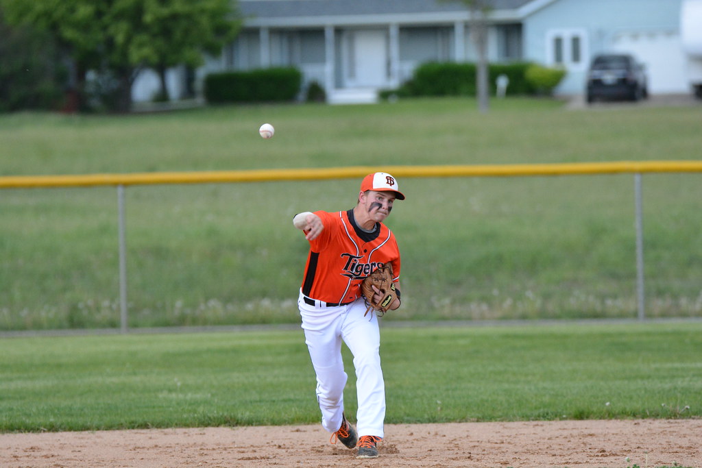 DSC_1065 Delano Baseball vs. Hutchinson Gordy Hagert Flickr