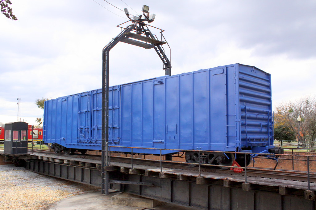 Huntsville Turntable & Blue Boxcar a photo on Flickriver