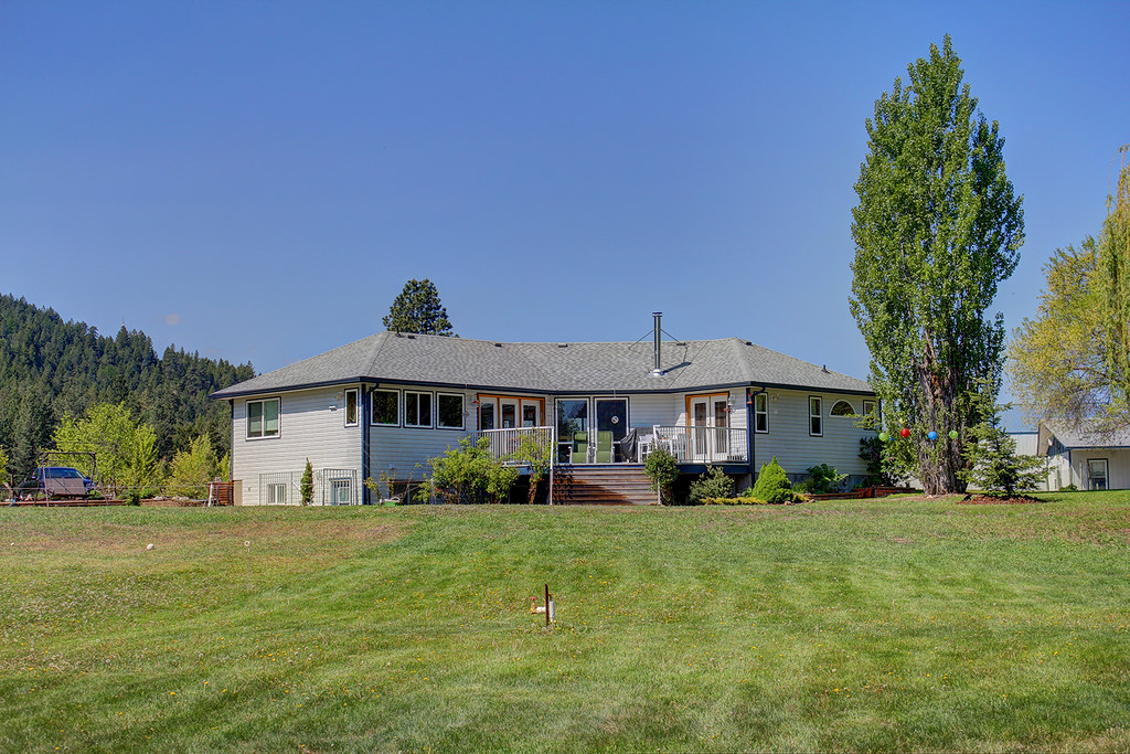 5730 Edwards Road, Grand Forks, BC Stunning location with … Flickr