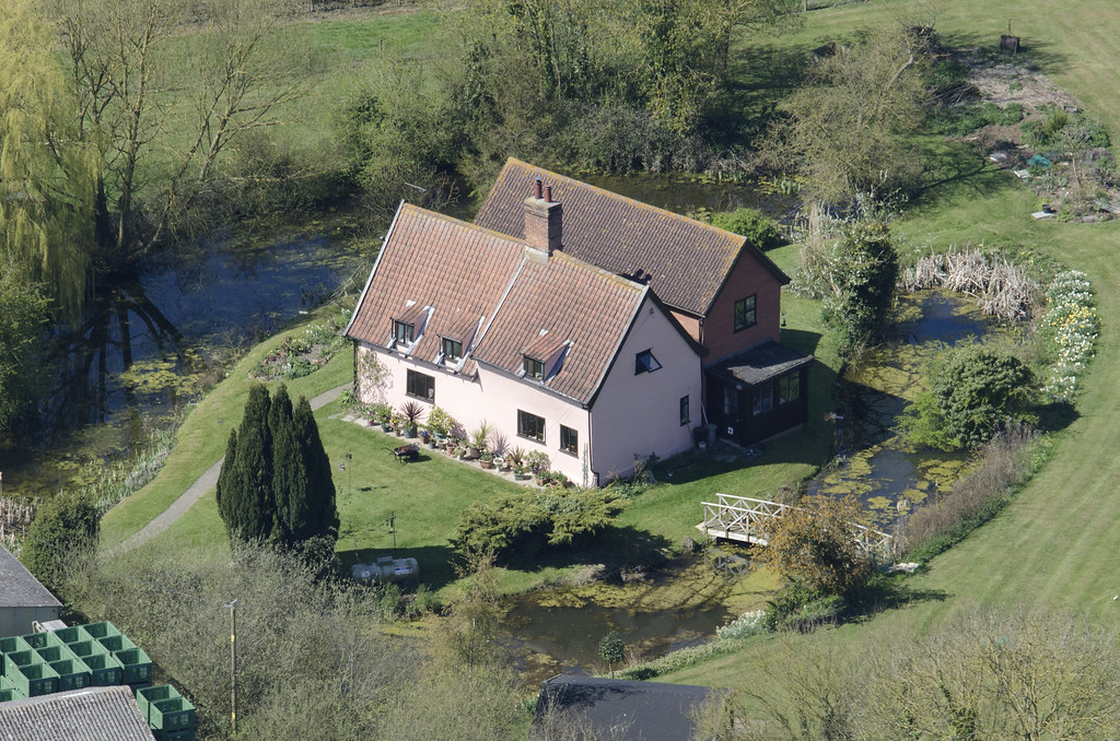 Moat Farmhouse in Kenton Moat Farmhouse in Kenton Suffol… Flickr