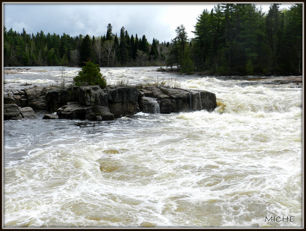 BONNE FIN DE SEMAINE....HAVE A LOVELY WEEKEND Chute Pabine… Flickr