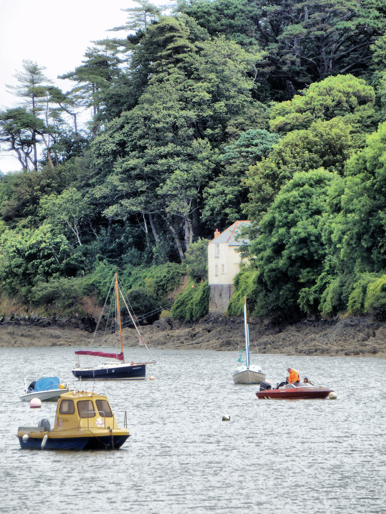 Helford Estuary, Cornwall The Helford River is a ria (floo… Flickr