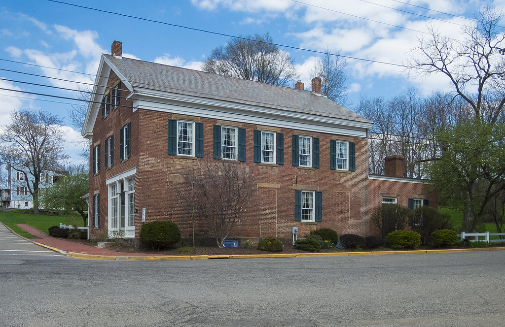 The LoweDefine Building (1842) in Navarre, Ohio USA. O… Flickr