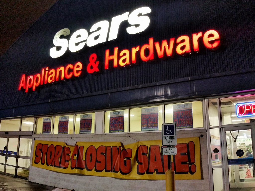 Sears Hardware Closing night shot This store closed around… Flickr