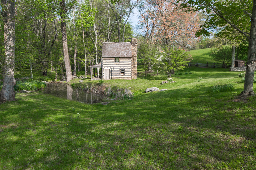 Oakendale FarmLog Cabin Exterior021 Bryan Vaughan Flickr