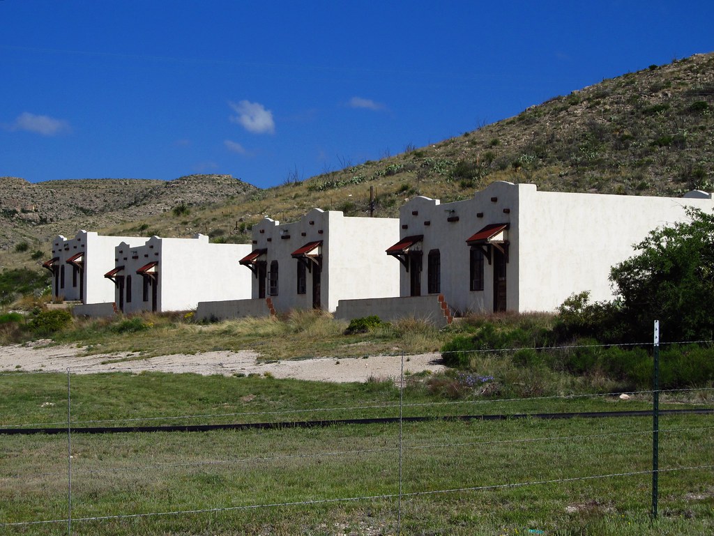 White's City, New Mexico Former Auto Court at the entrance… Flickr