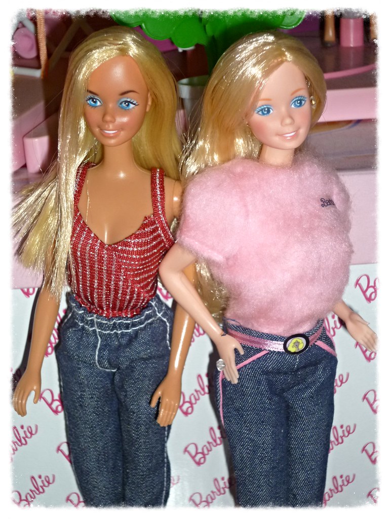 When Barbie loves denim! 1981 Jeans Barbie and 1982 Fashio… Flickr