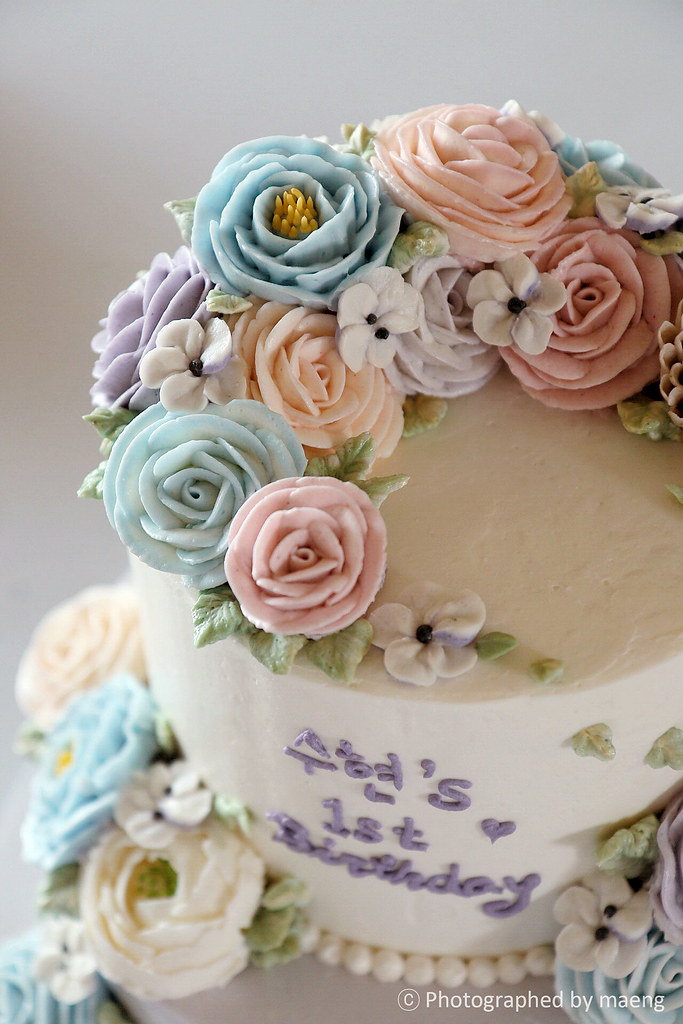 Buttercream flower cake 1st birthday cake D Flocke™ Flickr