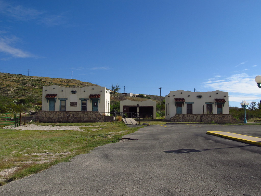 White's City, New Mexico Former Auto Court at the entrance… Flickr
