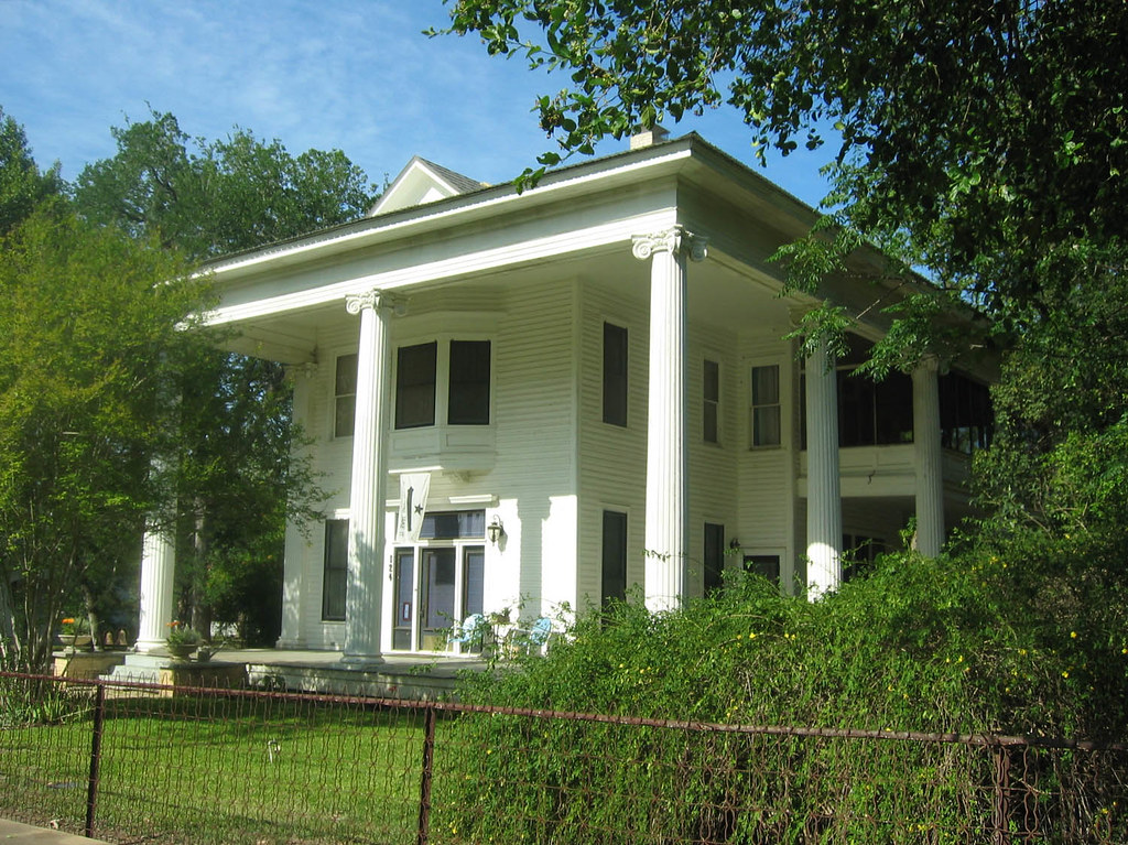 Dilworth House, Gonzales, Texas Built in 1893, designed by… Flickr