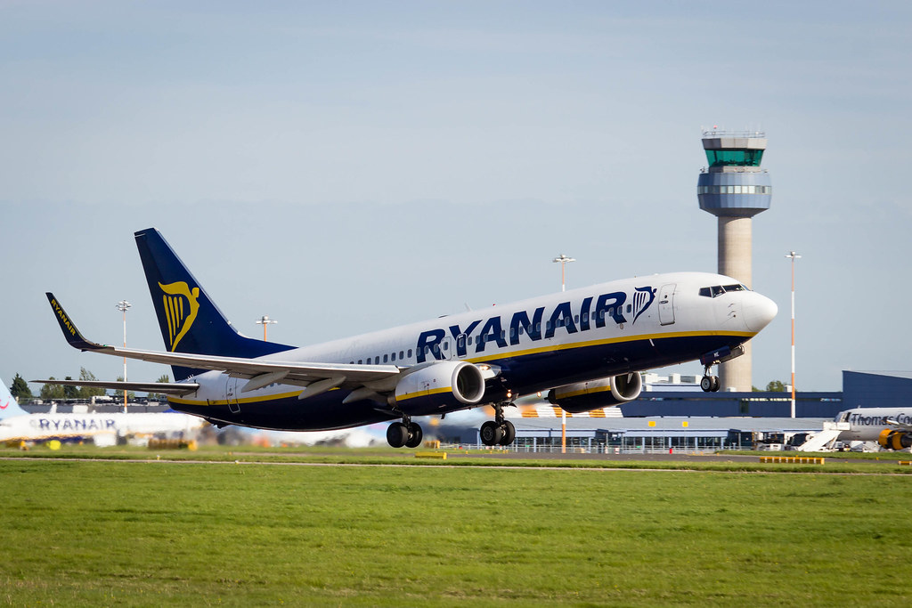 Ryanair at East Midlands Airport Boeing 737 Matt Prosser Flickr