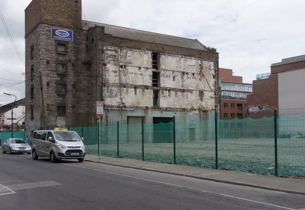 ALL THAT IS LEFT OF WINDMILL LANE RECORDING STUDIO [WHAT H… Flickr