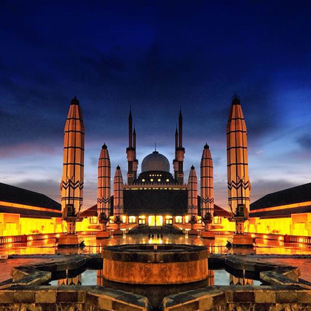 32+ Gambar Masjid Malam Hari Richi Wallpaper