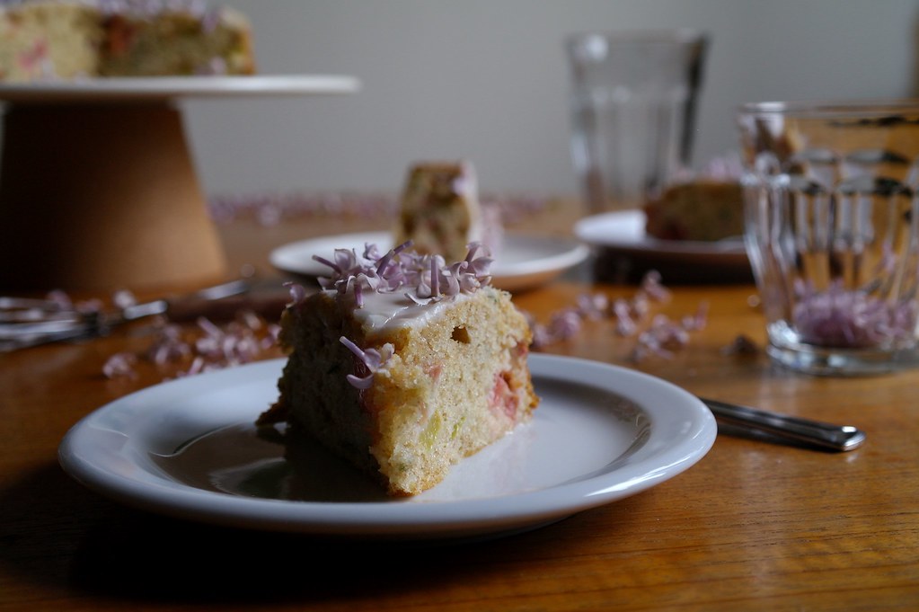 lilaciced rhubarb & tarragon cake tentimestea
