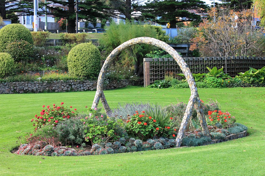 Fletcher Jones Gardens, Warrnambool The gardens surround t… Flickr