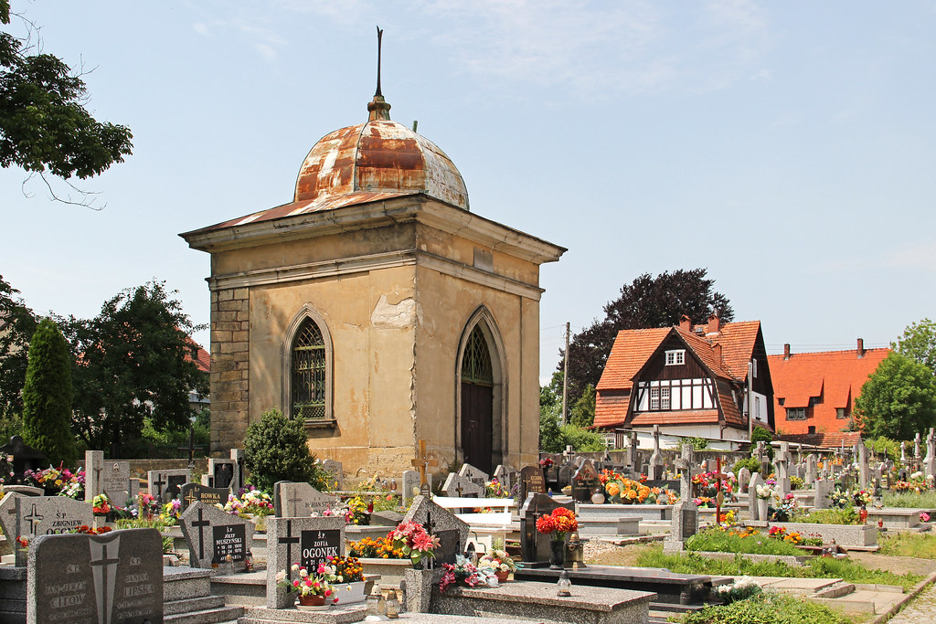 Friedhof in Lubomierz / Liebenthal Auf dem Friedhof findet… Flickr