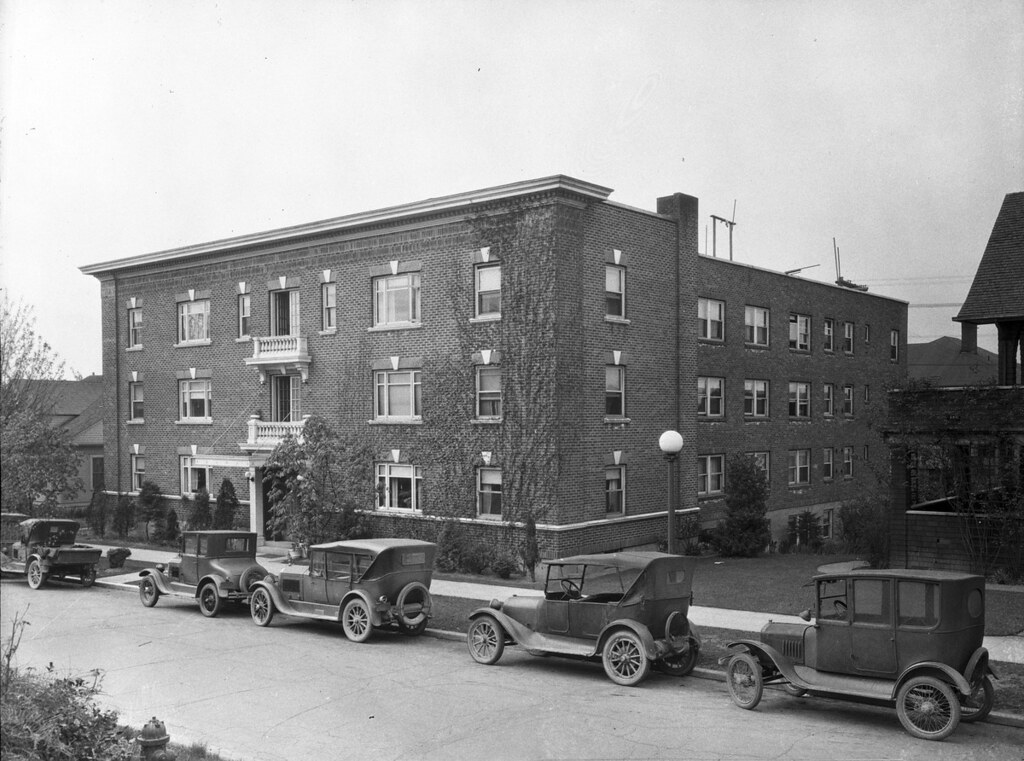 University District apartments, 1928 Still there, at 4725 … Flickr