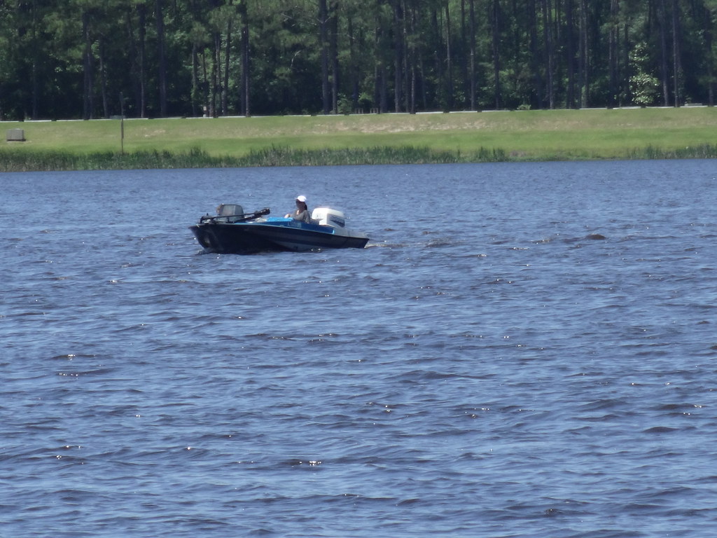 Boat on Reed Bingham lake MJRGoblin Flickr