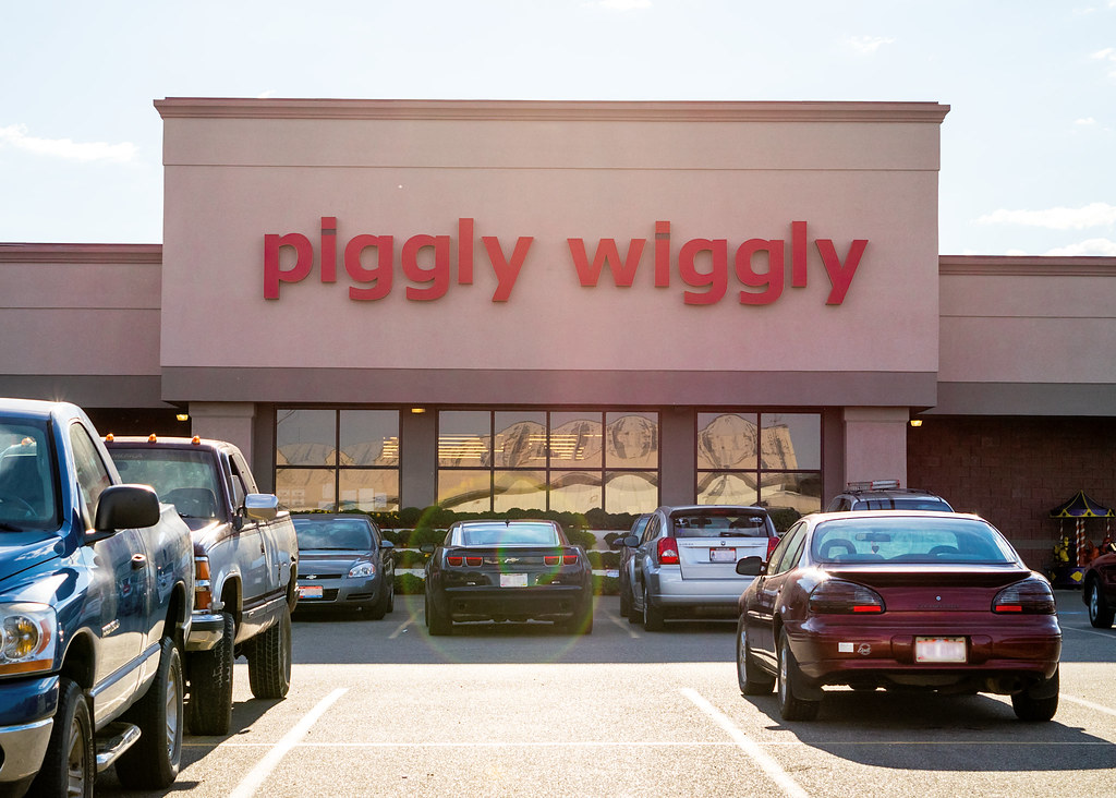Piggly Wiggly supermarket The first Piggly Wiggly in Ohio … Flickr