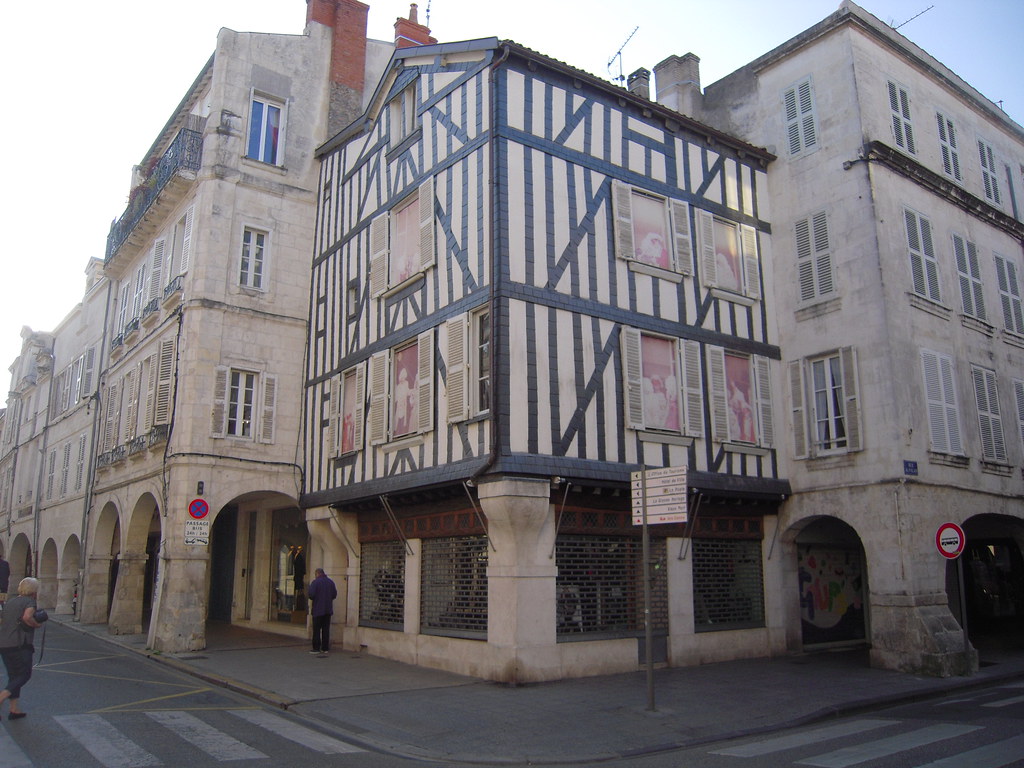 RUE DUPATY Maison au 31 rue Dupaty, La Rochelle (XVIe sièc… Flickr