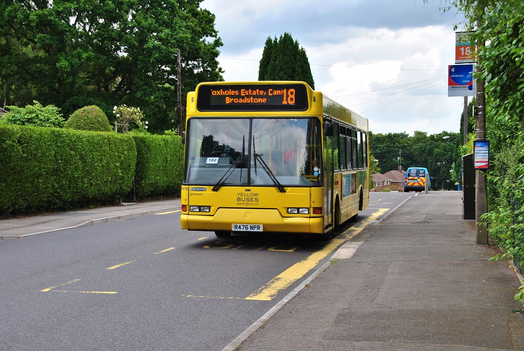 SE476 R476NPR Seen on Hillbourne Road passing the Hillbour… Flickr