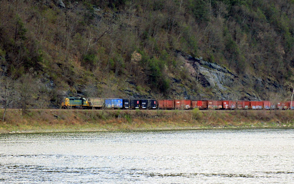 PIME Reading & Northern train PIME, along Coxton Road near… Flickr