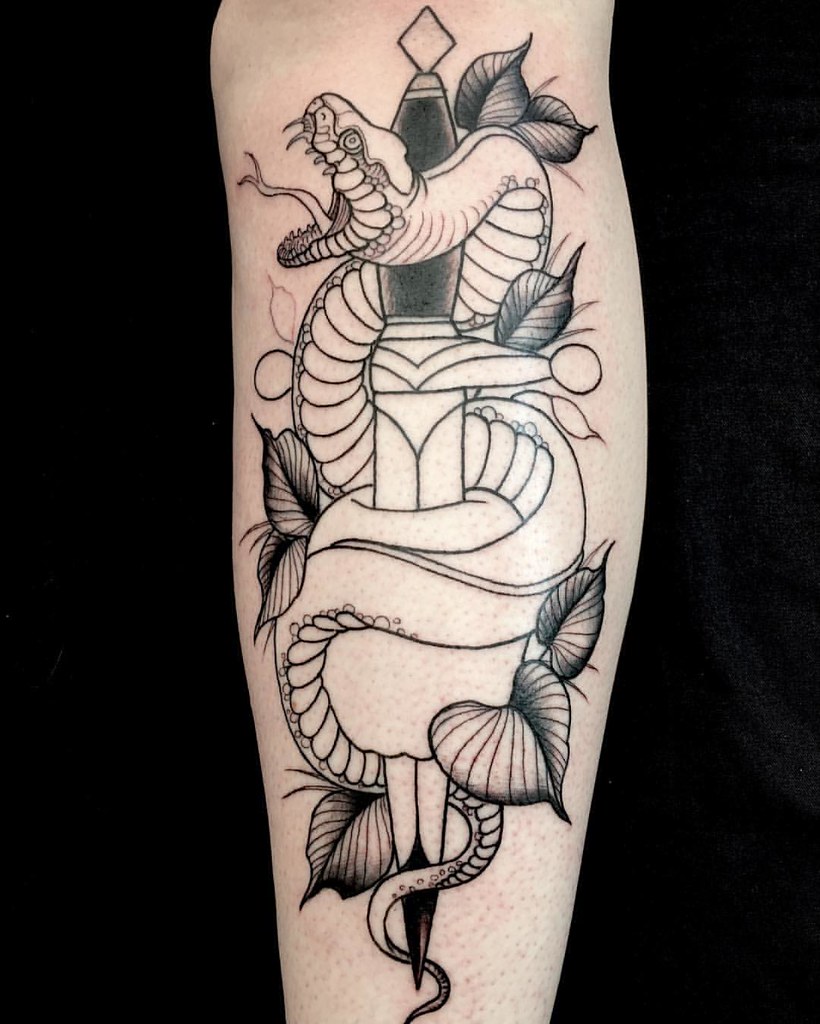 First Session Of This #Neotraditional #Tattoo Of #Snake #Dagger #Apple And #Leaf Done With #Alphasuperfluid For My #Blackwork #Ink At #Onemoretattoolu In #Luxembourg - A Photo On Flickriver 1024_x_820_jpg