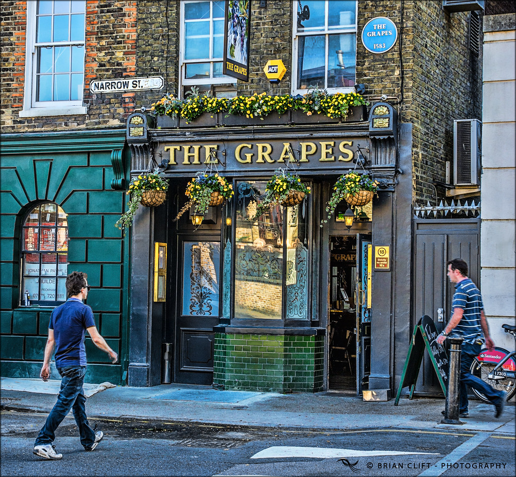 The Grapes (2) The Grapes (1583) a riverside pub in Limeho… Flickr