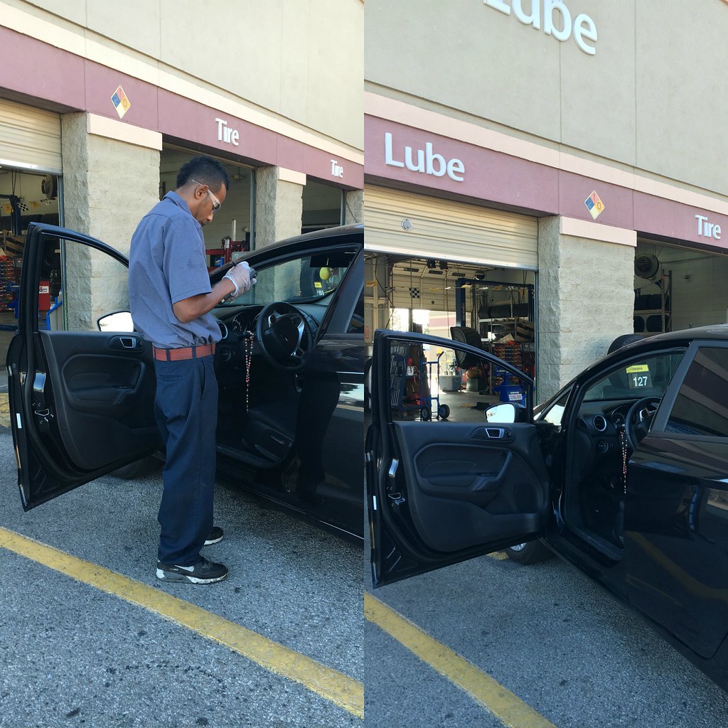 Pit Crew Oil Change with Quaker State Oil CambialoConQS Flickr