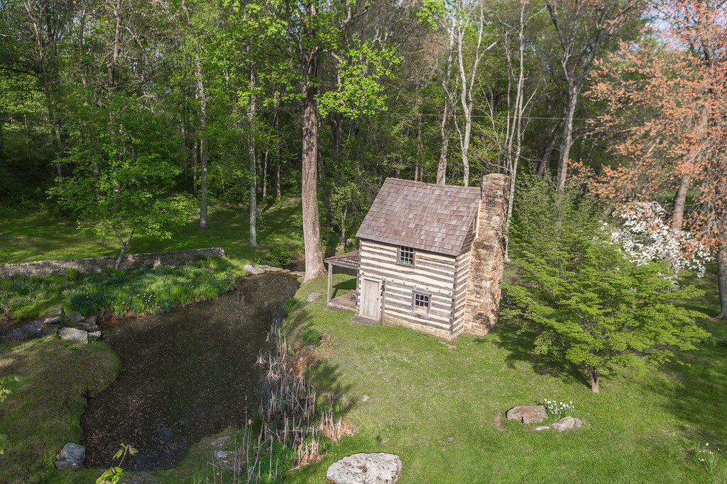 Oakendale FarmLog Cabin Exterior020 Bryan Vaughan Flickr