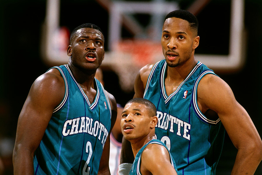 [Photo of the Day] 9 Three Stingers. Larry Johnson, Muggsy Bogues