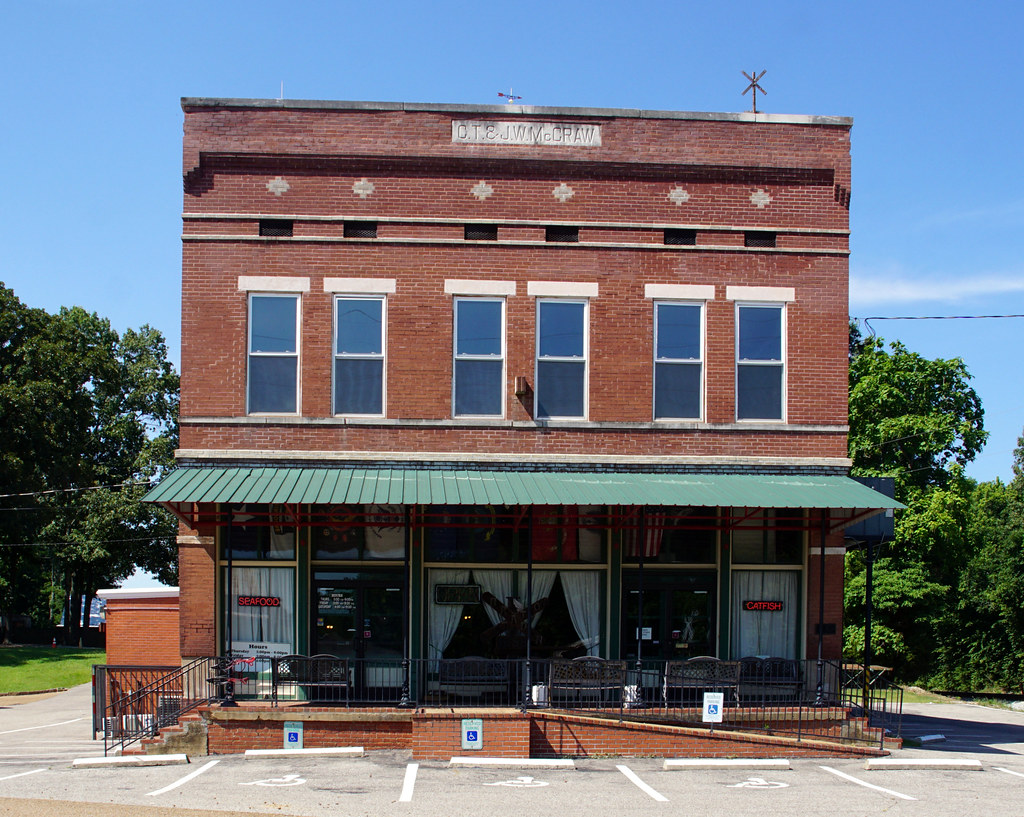 C.T. & J.W. McCraw Building Braden, Tennessee It was buil… Flickr