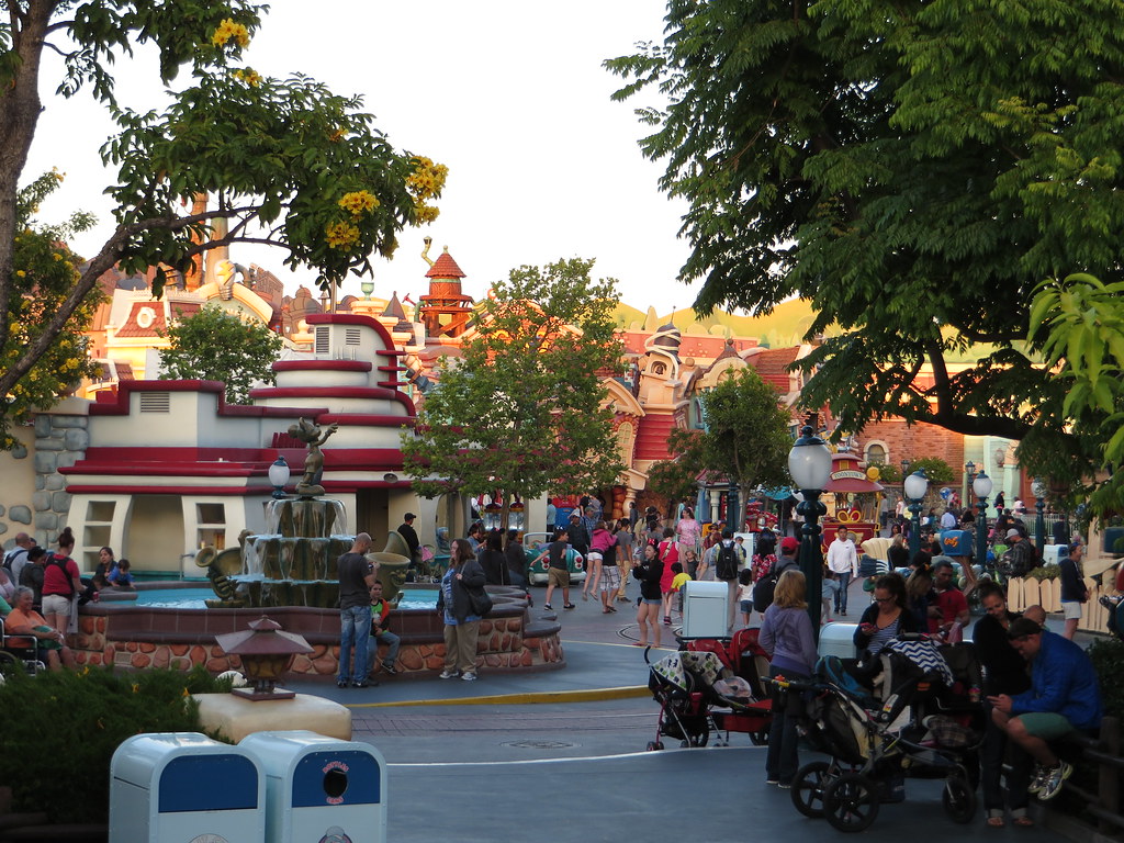 Mickeys Toontown, Disneyland, Anaheim, California Mickey's… Flickr
