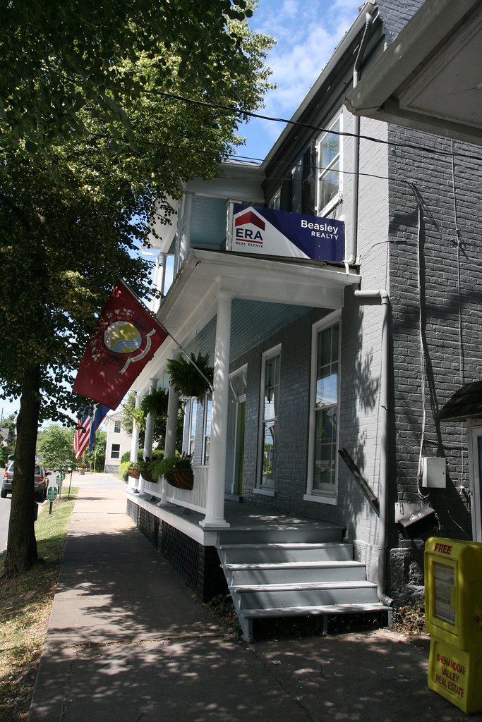 Woodstock, Virginia Situated in the northern Shenandoah Va… Flickr