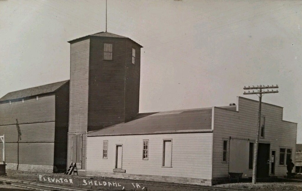 Sheldahl, Iowa, Grain Elevator, Railroad Track photolibrarian Flickr